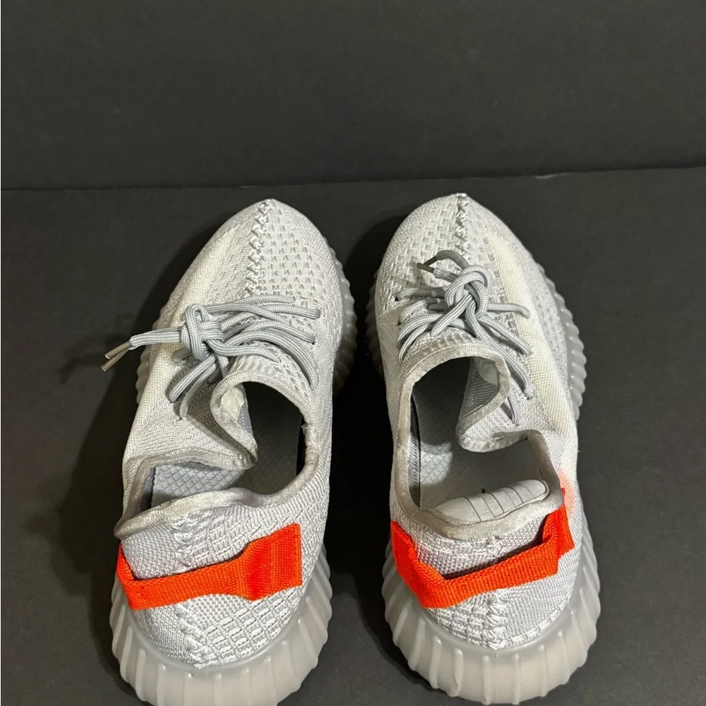 Unbranded Knit Fabric Men’s Sneakers / Light Gray w/ Orange Accent